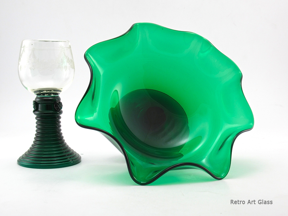 Blenko Art Glass Emerald Footed Low Bowl Centerpiece - Image 3