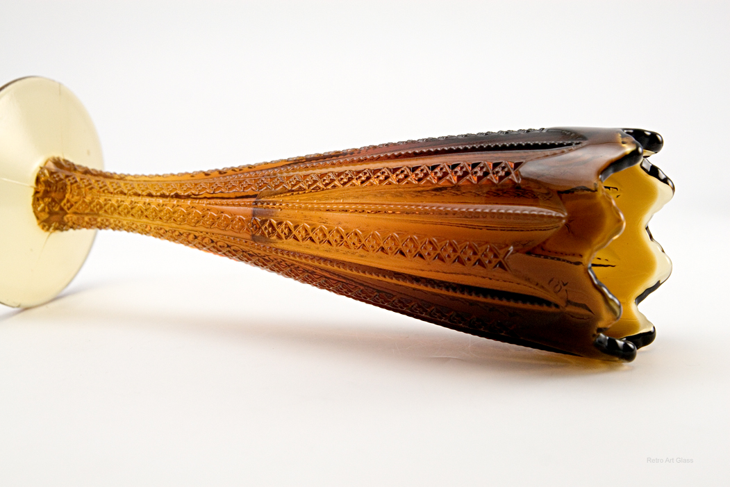Tiara Glass Root Beer Zipper Vase - Image 3