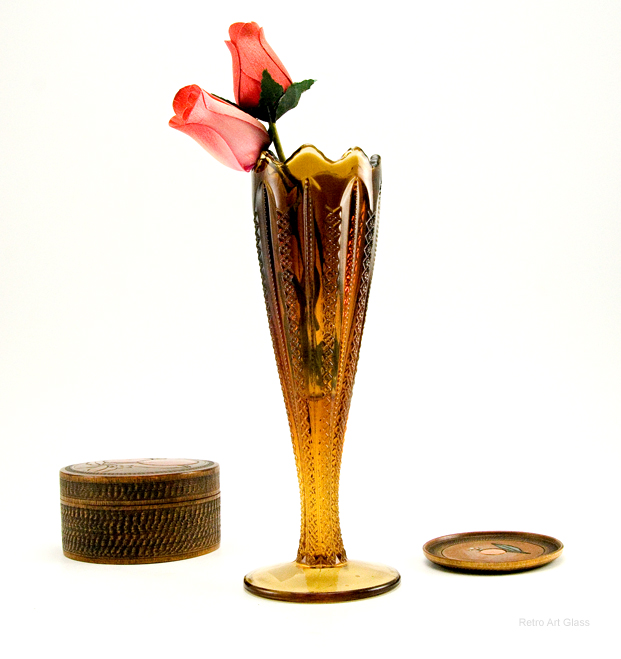 Tiara Glass Root Beer Zipper Vase