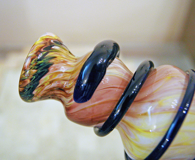 Art Nouveau Blown Glass Chalcedony Snake Vase - Image 3