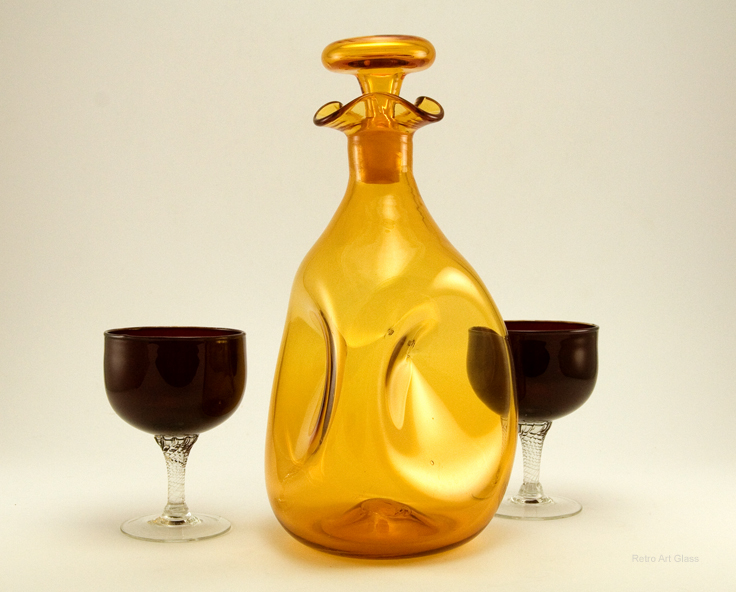 Mid-Century Modern Bar Glass Pinch Decanter in Honey Amber - Image 2