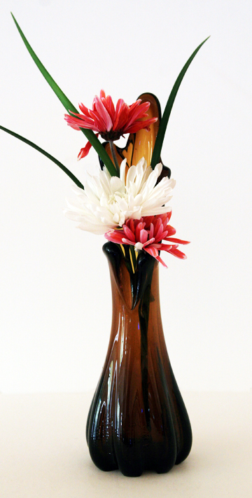 Depression Era Swung Glass Vase In Nutmeg - Image 2