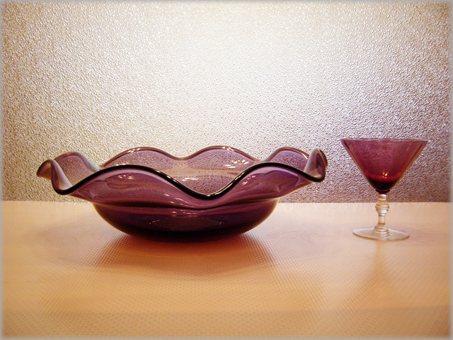 Early Blenko Grape Amethyst Bowl Acid Etch Signed - Image 4