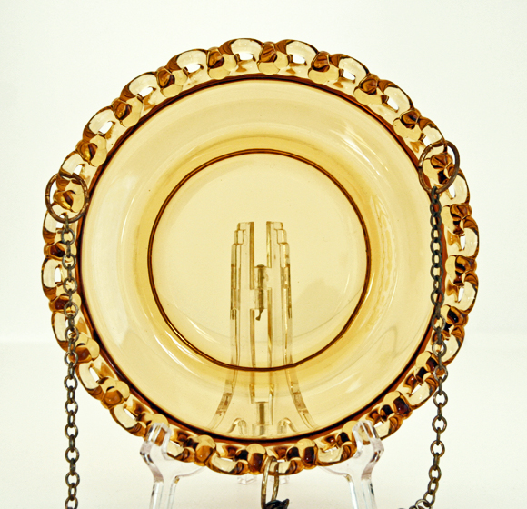 Elegant Glass Vintage Hanging Bird Feeder - Image 3