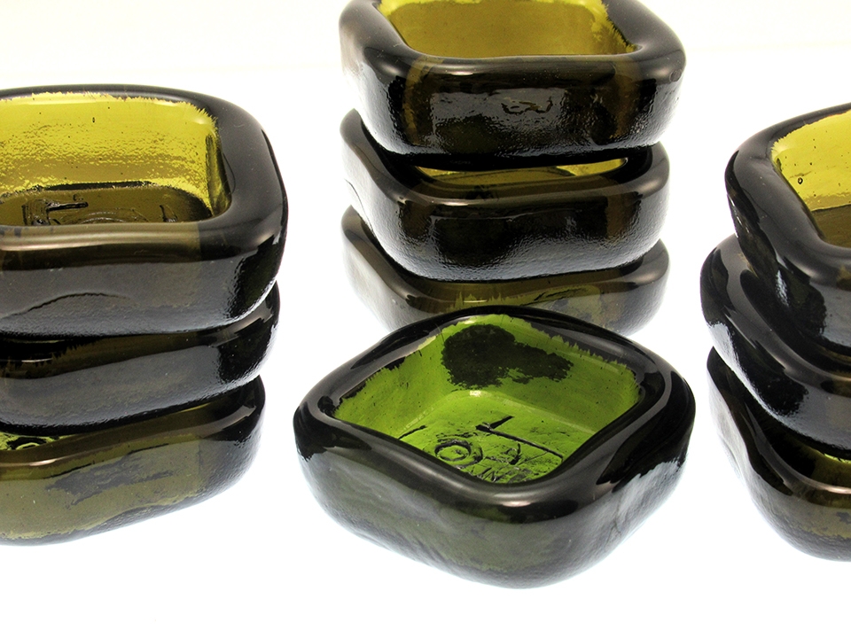 Erik Hoglund for Boda Set of 10 Viking Cast Glass Square Bowls - Image 2