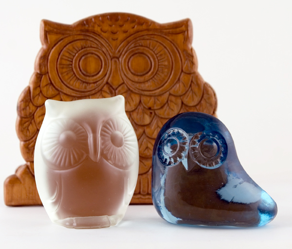 Fenton Art Glass White Satin Owl Figurine - Image 2