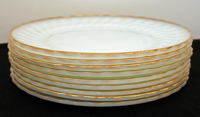 Gold Trimmed Vintage Shell Dinner Plates