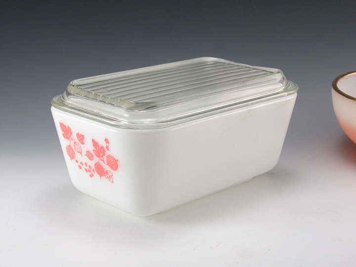 Pyrex Gooseberry Refrigerator Dish Medium