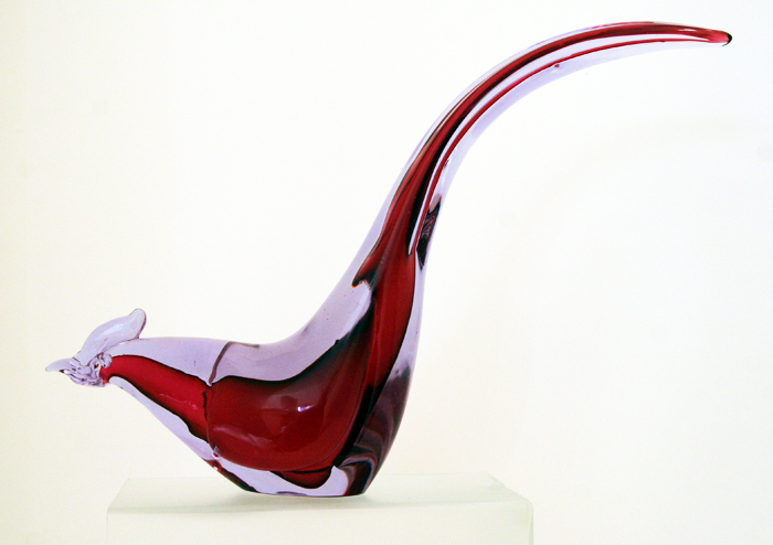 Big Vintage Art Glass Bird in Cranberry and Lilac - Image 7