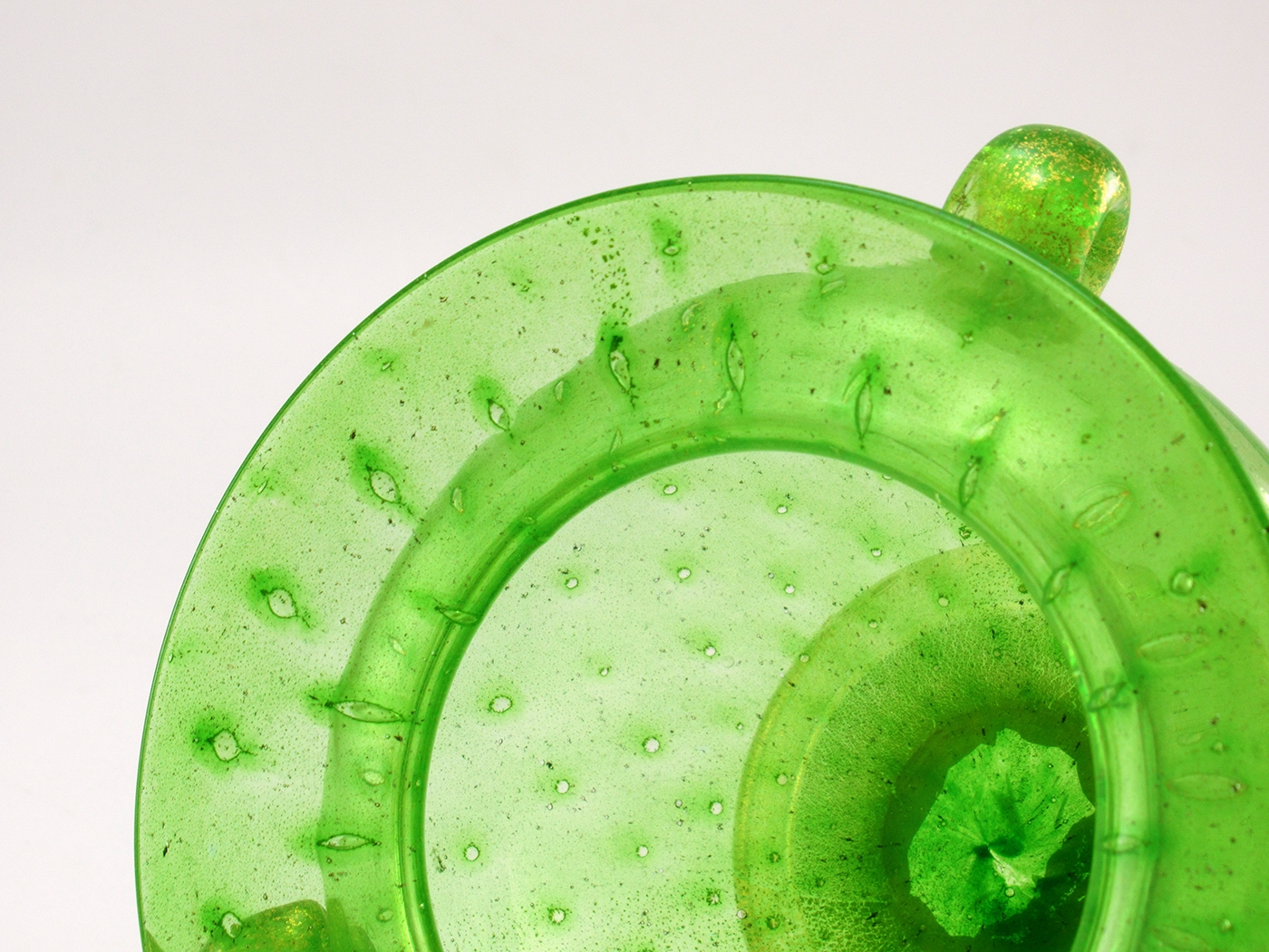 Signed Murano Glass Vase Lime with Bubbles and Gold Veils - Image 2