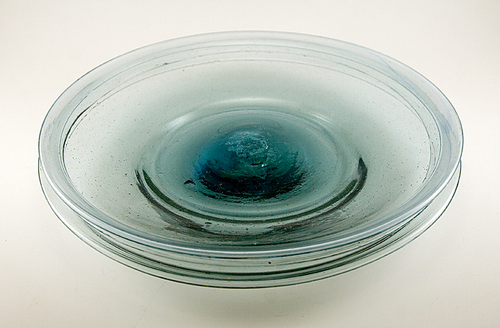 Large Blenko Art Glass Handblown Plates Set of 2 Williamsburg - Image 3
