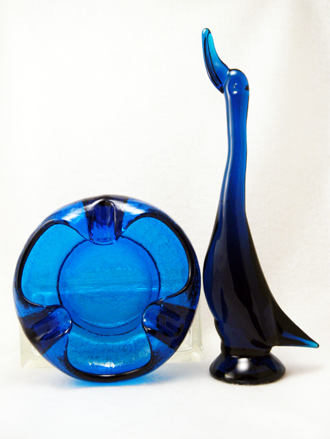 Large Art Glass Goose Figurine in Vintage Bluenique - Image 4