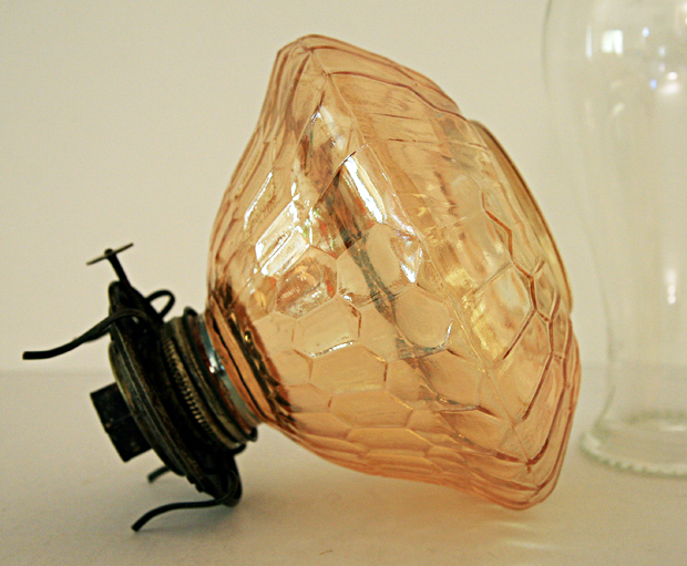 Large Peach Luster Hurricane Oil Lamp - Image 3