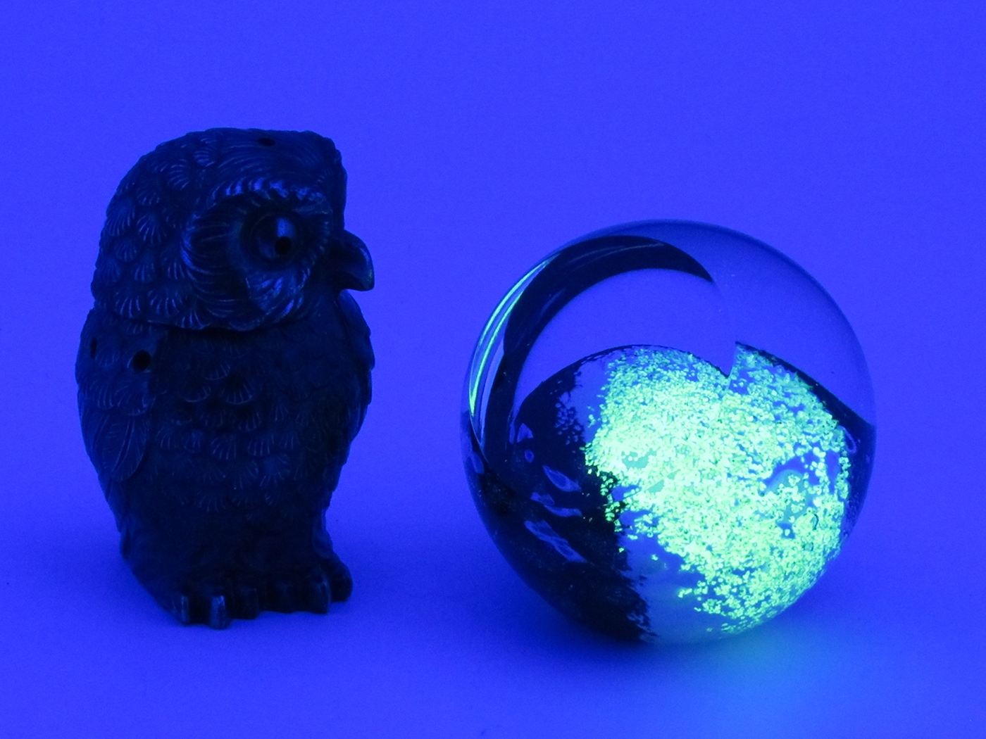 Glass Eye Studio Celestial Series Mercury Paperweight - Image 6