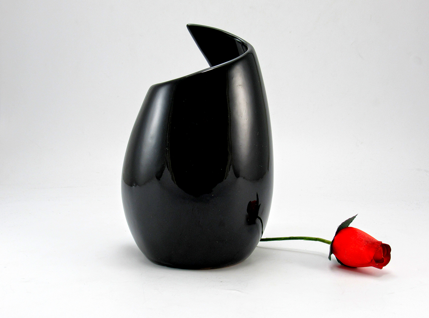 Frankoma Pottery Mid-Century Modern Jet Black Vase - Image 3
