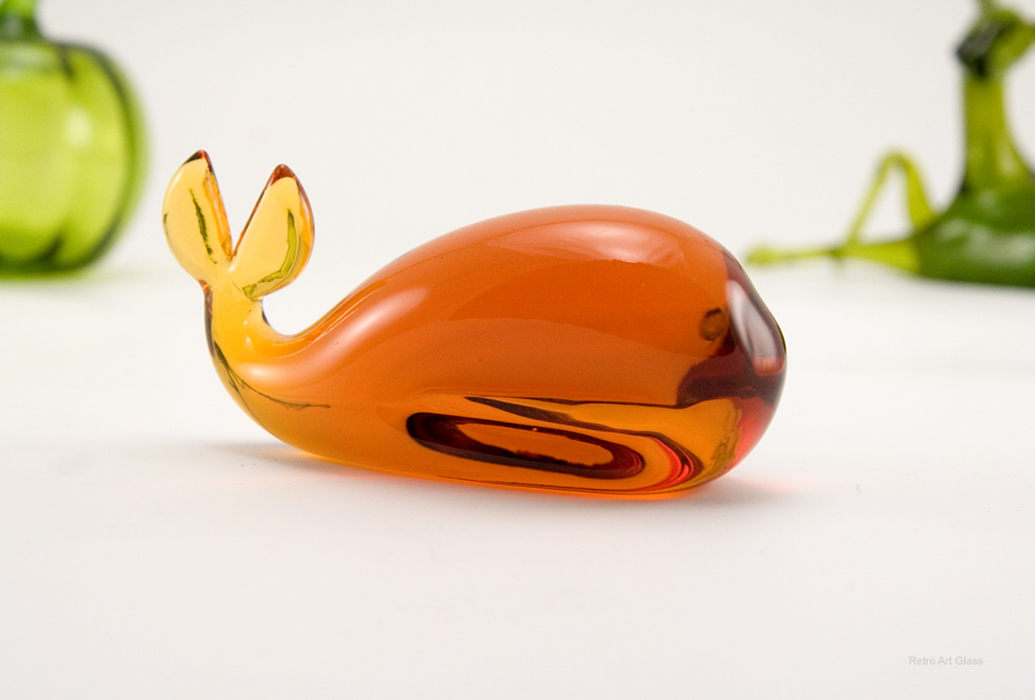 Pilgrim Art Glass Figurine Amber Whale