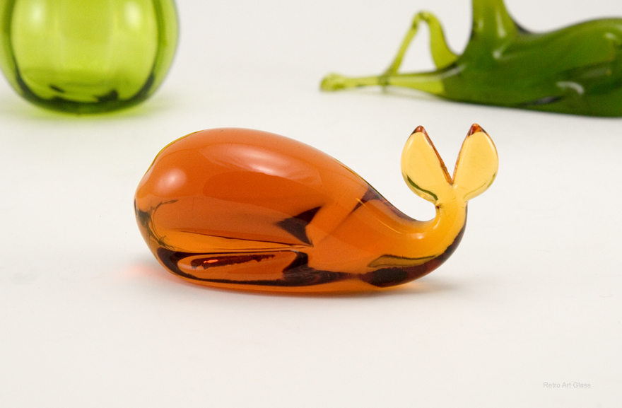 Pilgrim Art Glass Figurine Amber Whale - Image 2