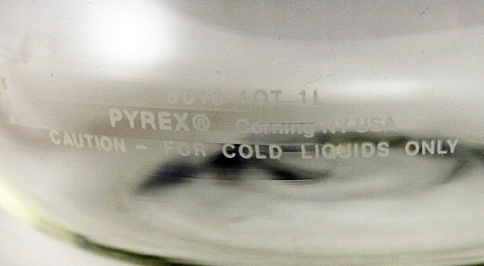 Pyrex Beaker Carafe with Cork Ball Stopper - Image 2