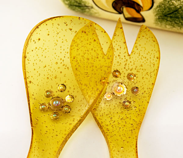 Retro Atomic Decor Lucite Serving Utensils - Image 2