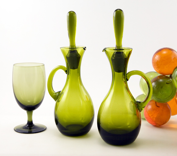 Retro Modern Cruet Set With Stylized Stoppers