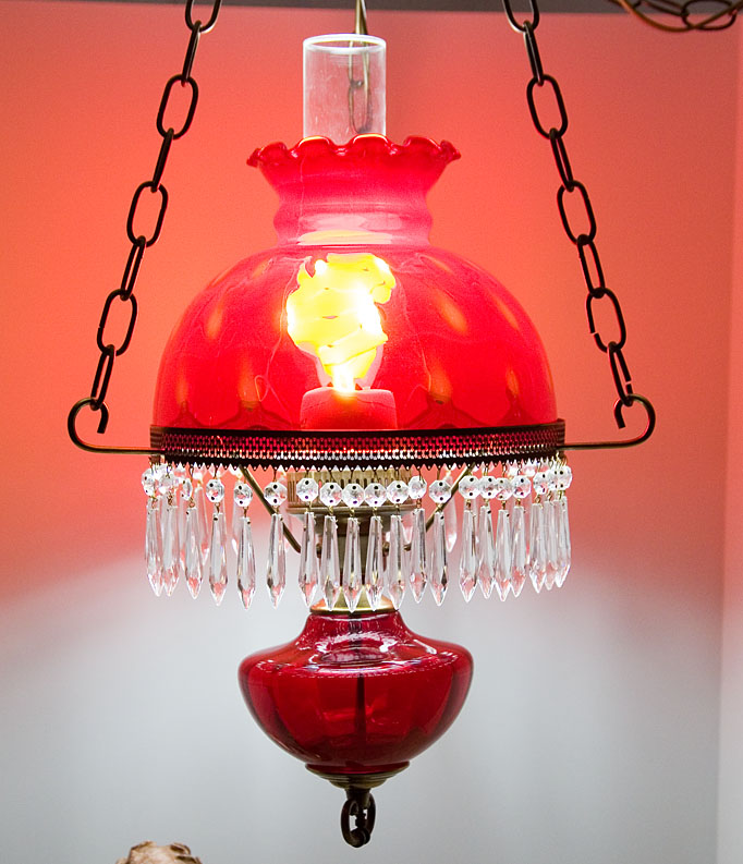 Victorian Style Hanging Lamp by Fenton Art Glass - Image 3