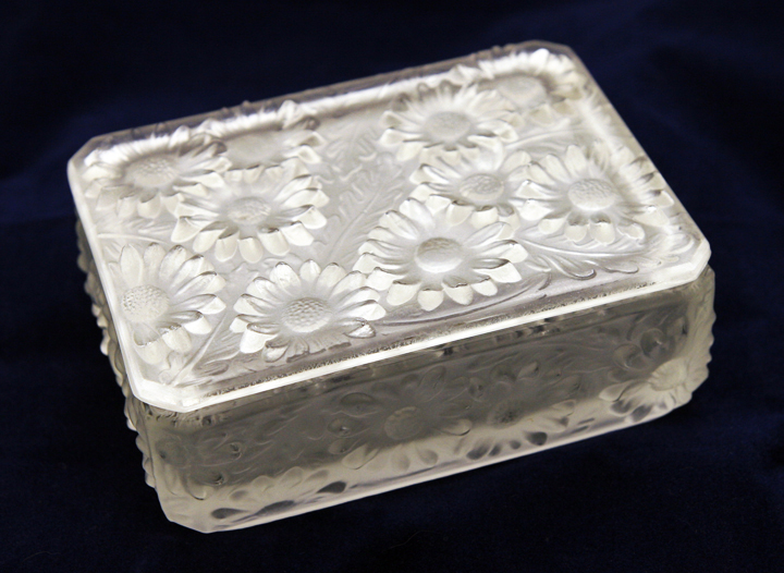 Rudolf Jurnikl for Rosice Marguerites Box