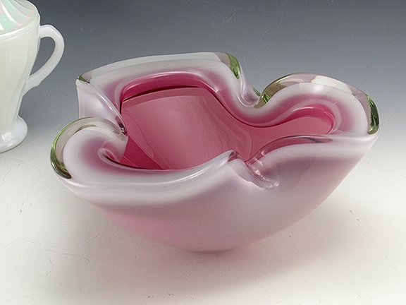 Vintage Pink Opaline Seguso Art Glass Bowl with Label Remnant - Image 4