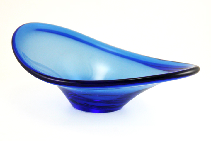Swedish Modern Glass Bergdala Form Oblong Bowl - Image 2