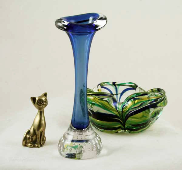 Swedish Modern Retro Glass Bone Vase in Sparkling Blue - Image 3