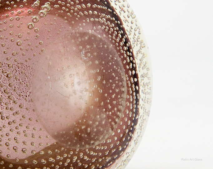 Venetian Art Glass Bowl Cased with Bubbles and Gold - Image 4