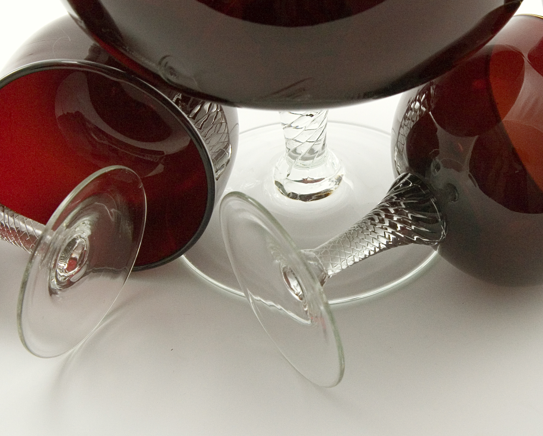 Mid-Century Modern Glass Cocktail Set in Blood Red - Image 4