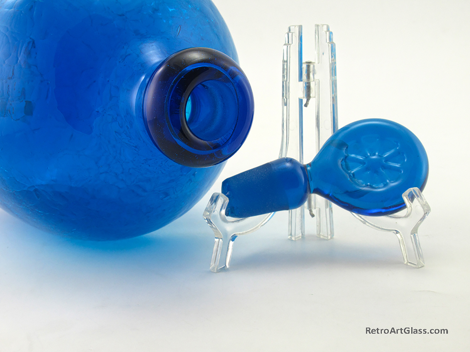 Mid-Century Modern Art Glass Decanter with Stopper in Blue Crackle - Image 3