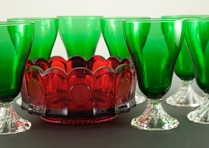 Vintage Glass Boopie Burple Water Goblets in Forest Green - Image 3