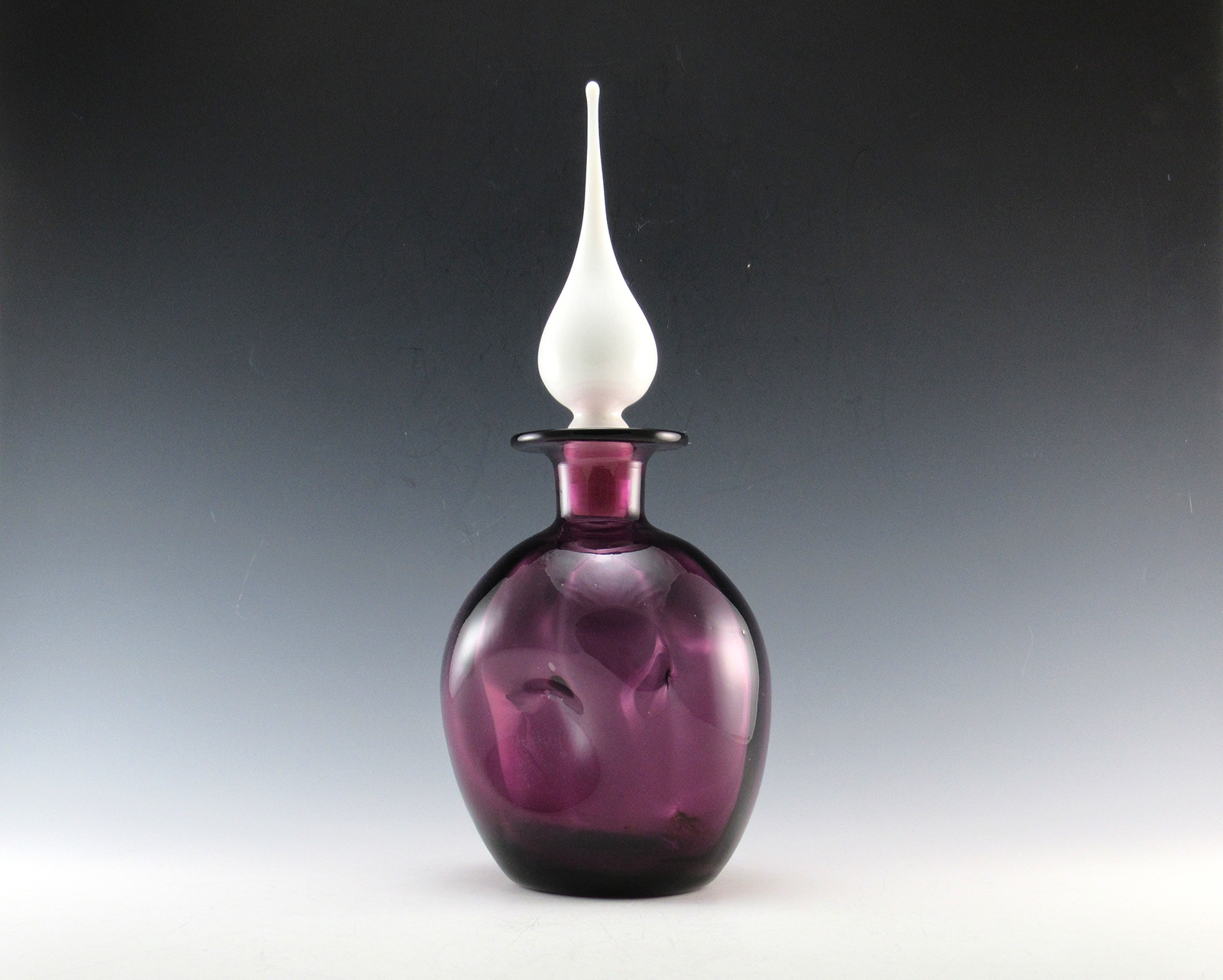 Mid-Century Decor Decanter in Amethyst with White Flame Stopper