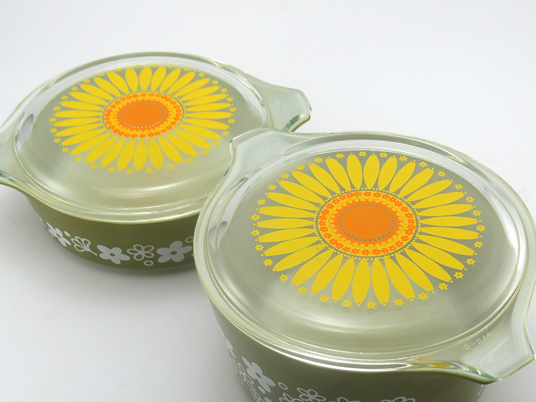 Vintage Pyrex Casserole Dishes Spring Blossom with Daisy Promo Lids - Image 3