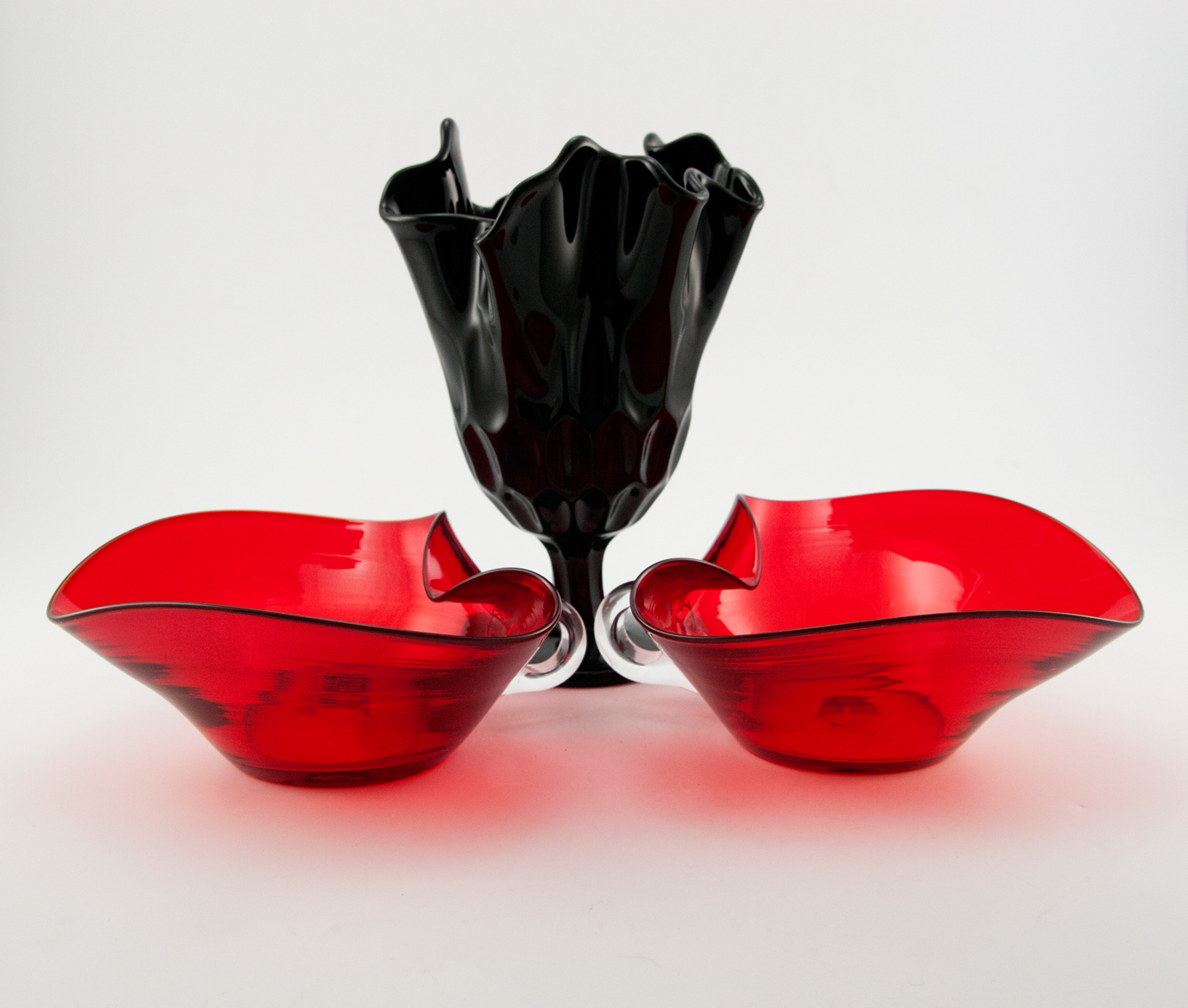 Set of Vintage Art Glass Ruby Bowls by Pilgrim - Image 5