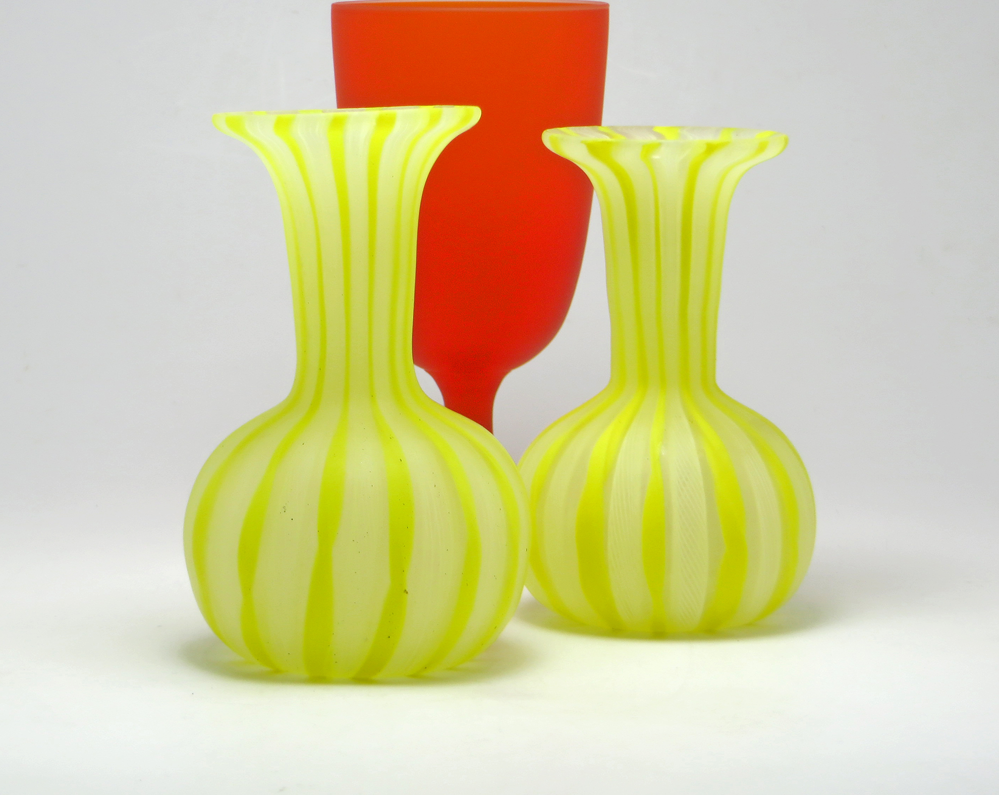 Zanfirico Filigree Glass Vintage Hand Blown Venetian Vanity Vase Set - Image 7