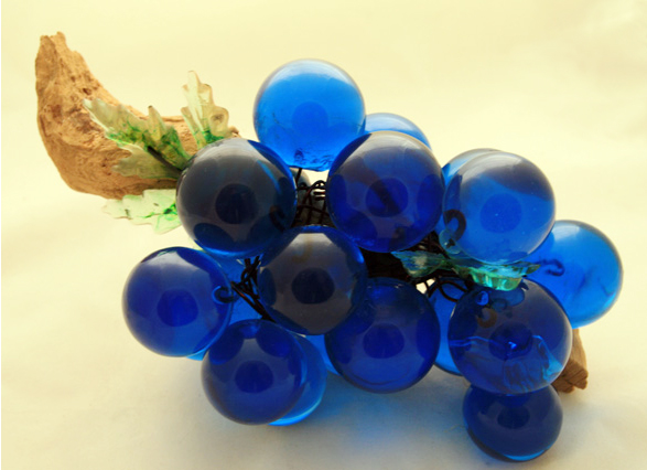 Blue Lucite Grapes With Leaves - Image 3