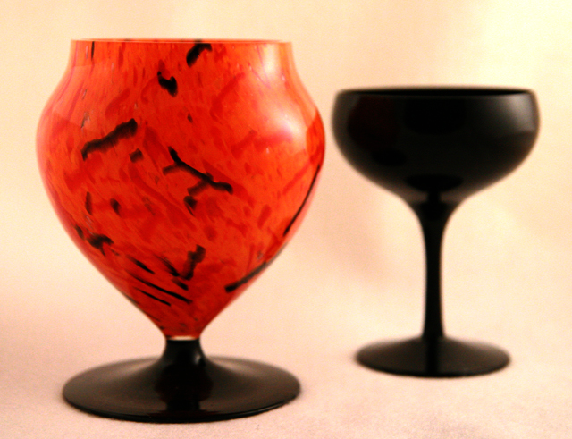 Bohemian Czech Tango Confetti Glass Footed Vase - Image 2