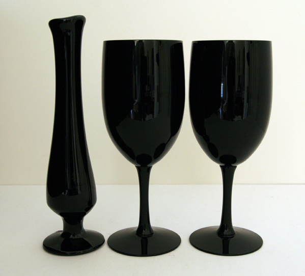 Deco Ebony Wine Stems with Vase