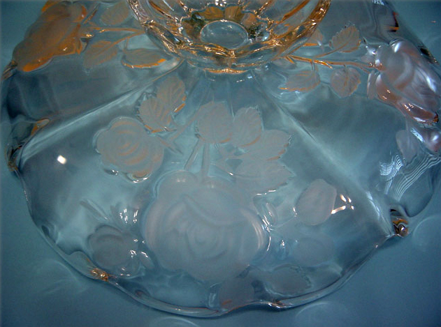 Intaglio Frosted Rose Cake Plate - Image 4