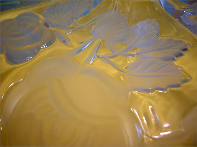 Intaglio Frosted Rose Cake Plate - Image 2