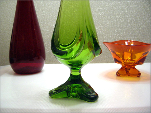 Viking Art Glass Draped Floor Vase - Image 3