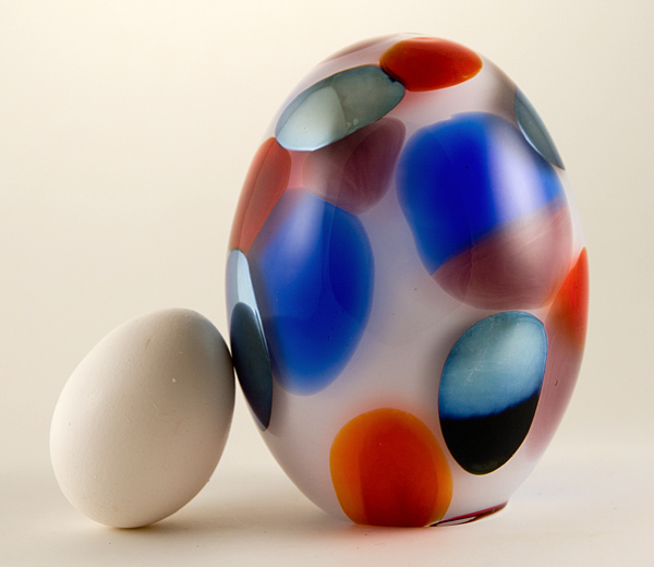 Jeweled Kiwi Glass Egg by Oiva Toikka - Image 2