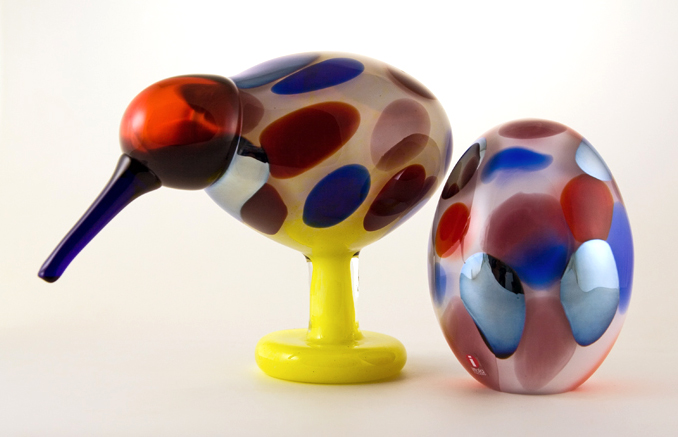 Jeweled Kiwi Glass Egg by Oiva Toikka - Image 3