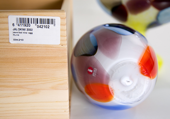 Jeweled Kiwi Glass Egg by Oiva Toikka - Image 7