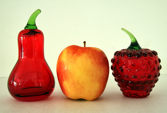 Ruby Glass Berry by Viking Art Glass - Image 4