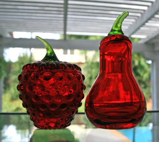 Ruby Glass Berry by Viking Art Glass - Image 5