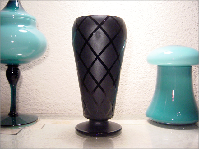 A lovely Art Deco dahlia vase, line #320 by Tiffin Art Glass, circa 1920-1940.