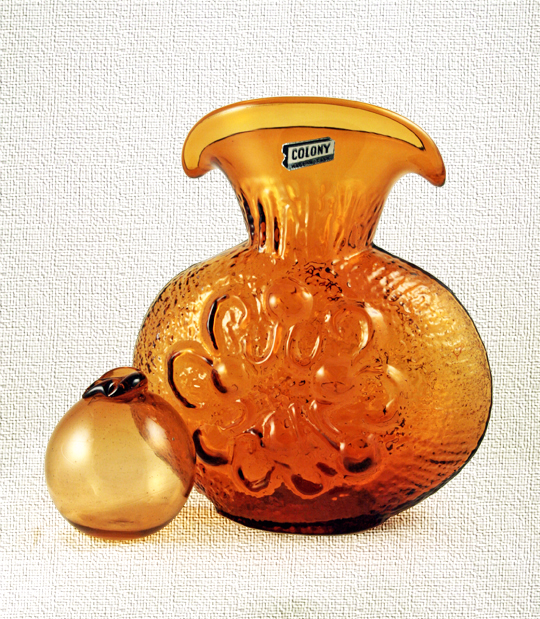 Hard to find design by Wayne Husted of Blenko for Stelvia, Italy.